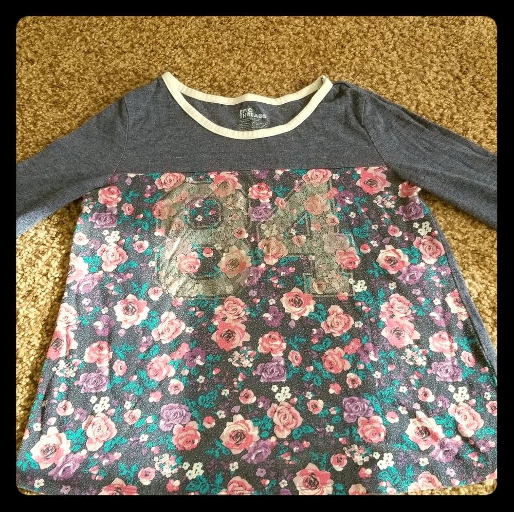 SUPER CUTE FLORAL KIDS TOP!!